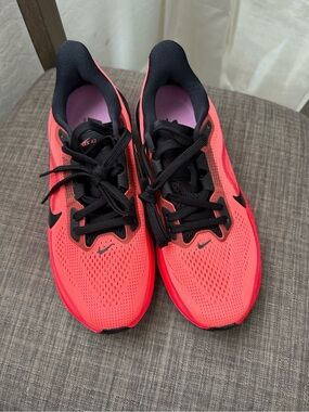 Nike Women’s Athletic Running Shoes in Coral and Black
